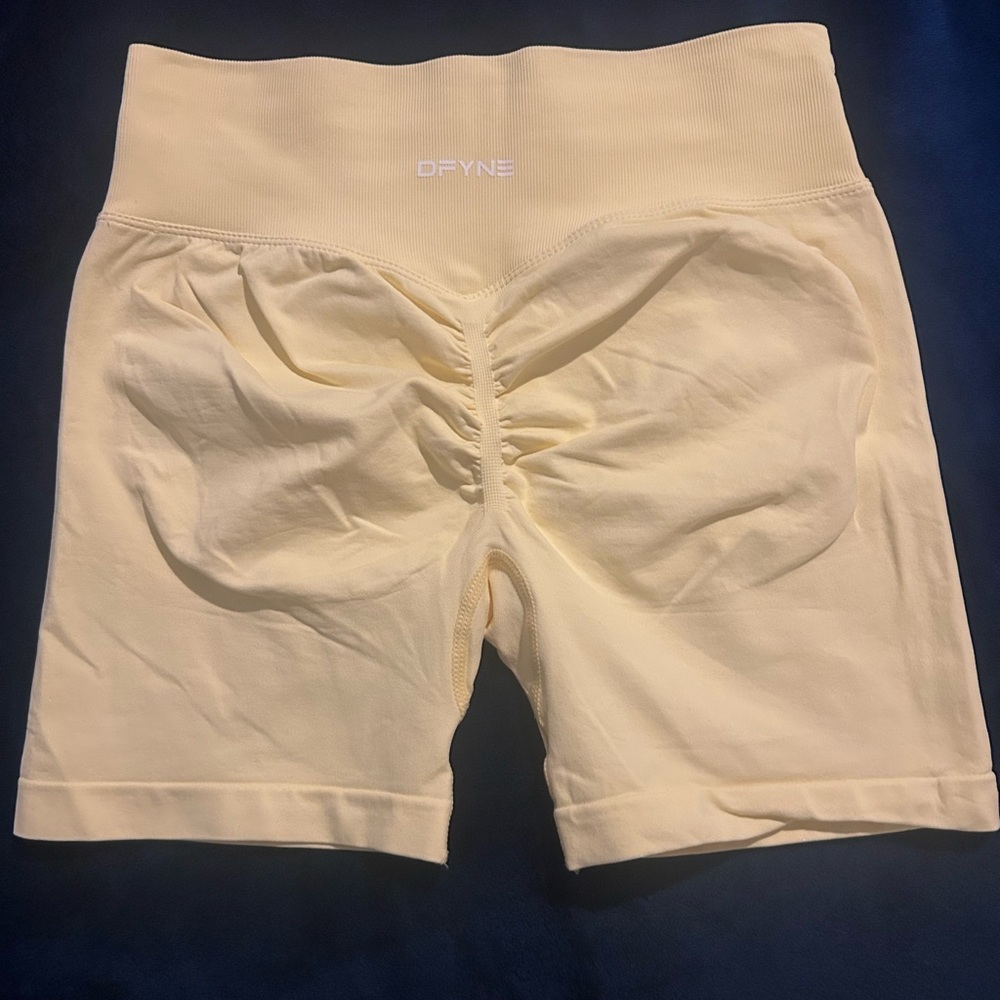 Cream Elastic Waistband Bike Shorts with Smooth Texture